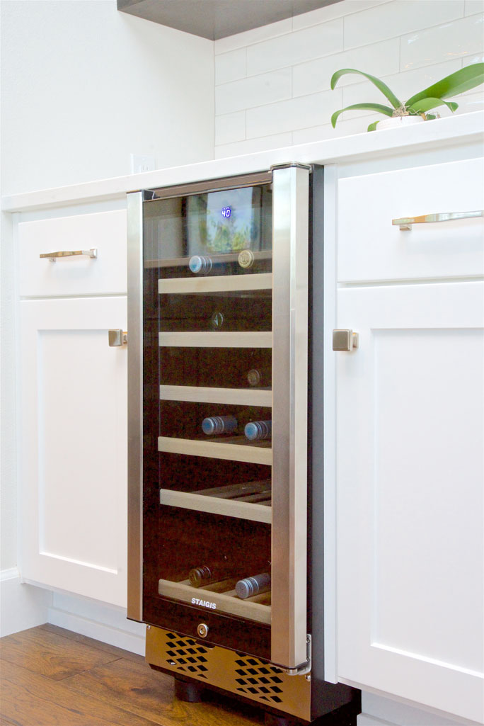 Eugene Kitchen Remodel with Staigis Wine Cooler