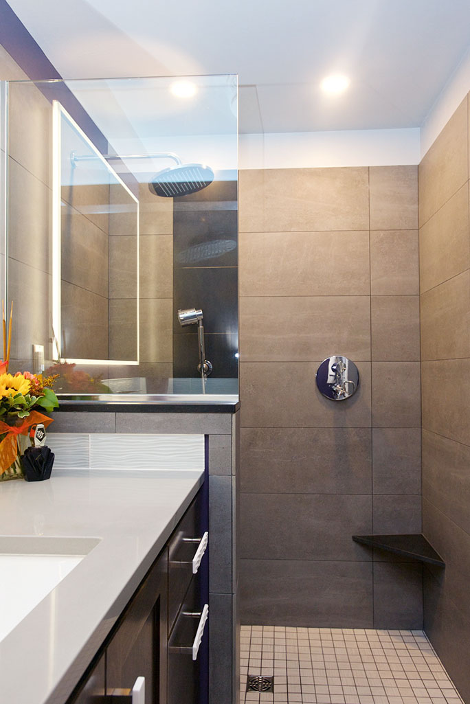 Easily accessible shower with luxury raina head