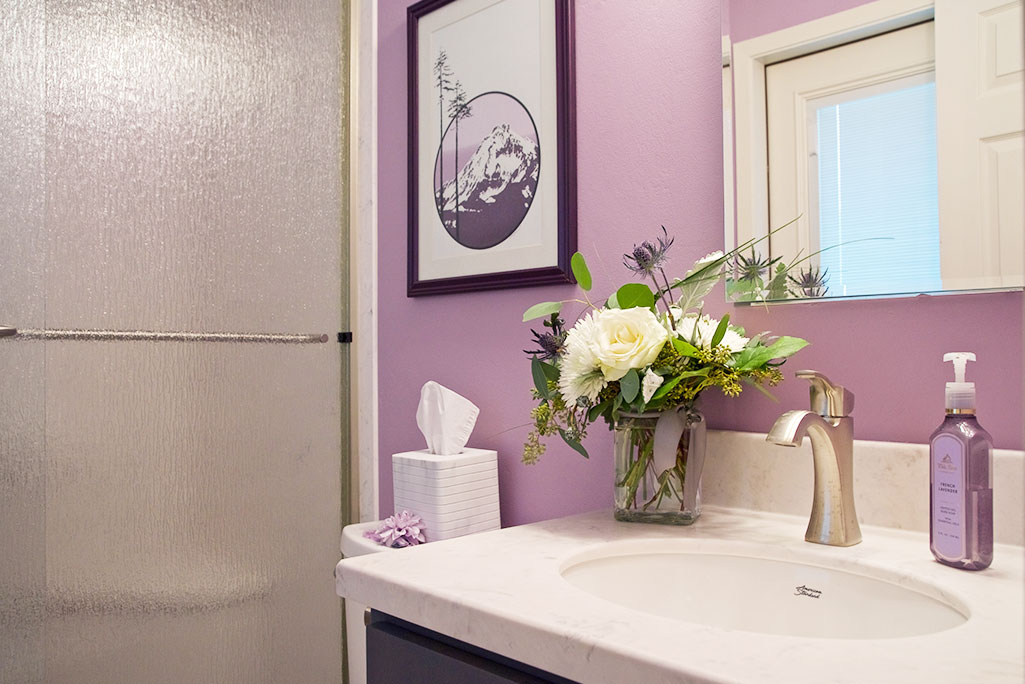 Veneta Bathroom in Lilac