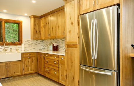 Ample Cabinet & Fridge Space