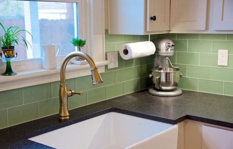 Eugene Kitchen Remodel with Porcelain Farmhouse Sink