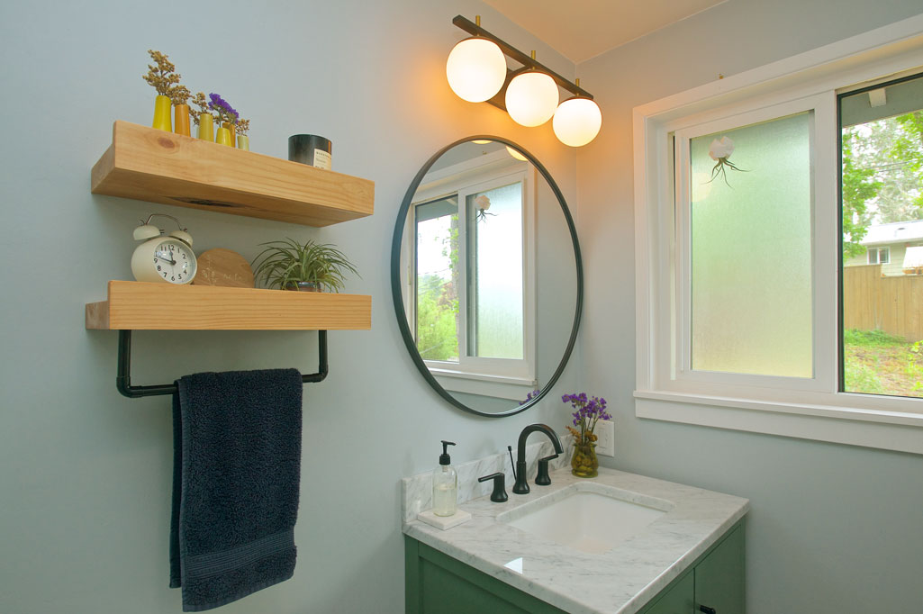 Eugene Primary Bath Remodel Framed Round Mirror