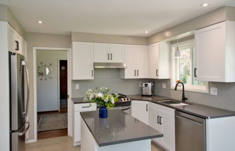 Remodeler shows inviting Lane County Kitchen Remodel