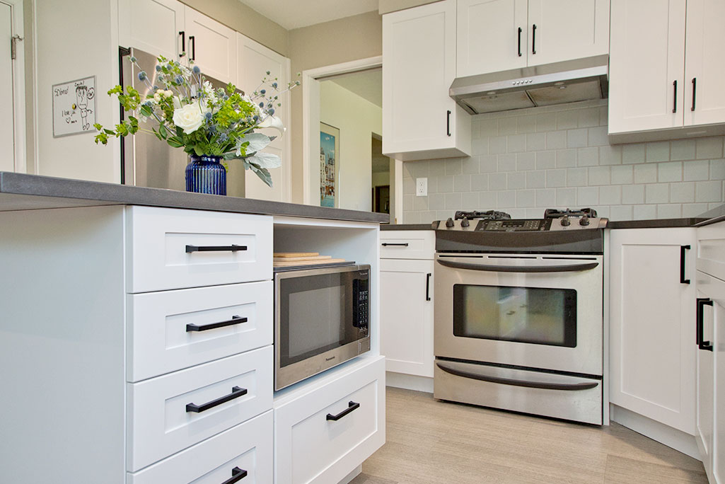 Remodeler shows Kitchen Remodel Inspiration