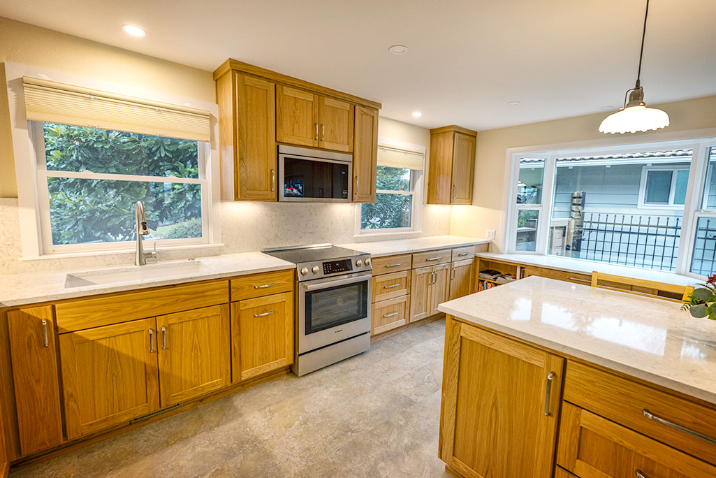 South Eugene Kitchen Remodel with Bay WIndows South Eugene Kitchen Remodel with Bay WIndows